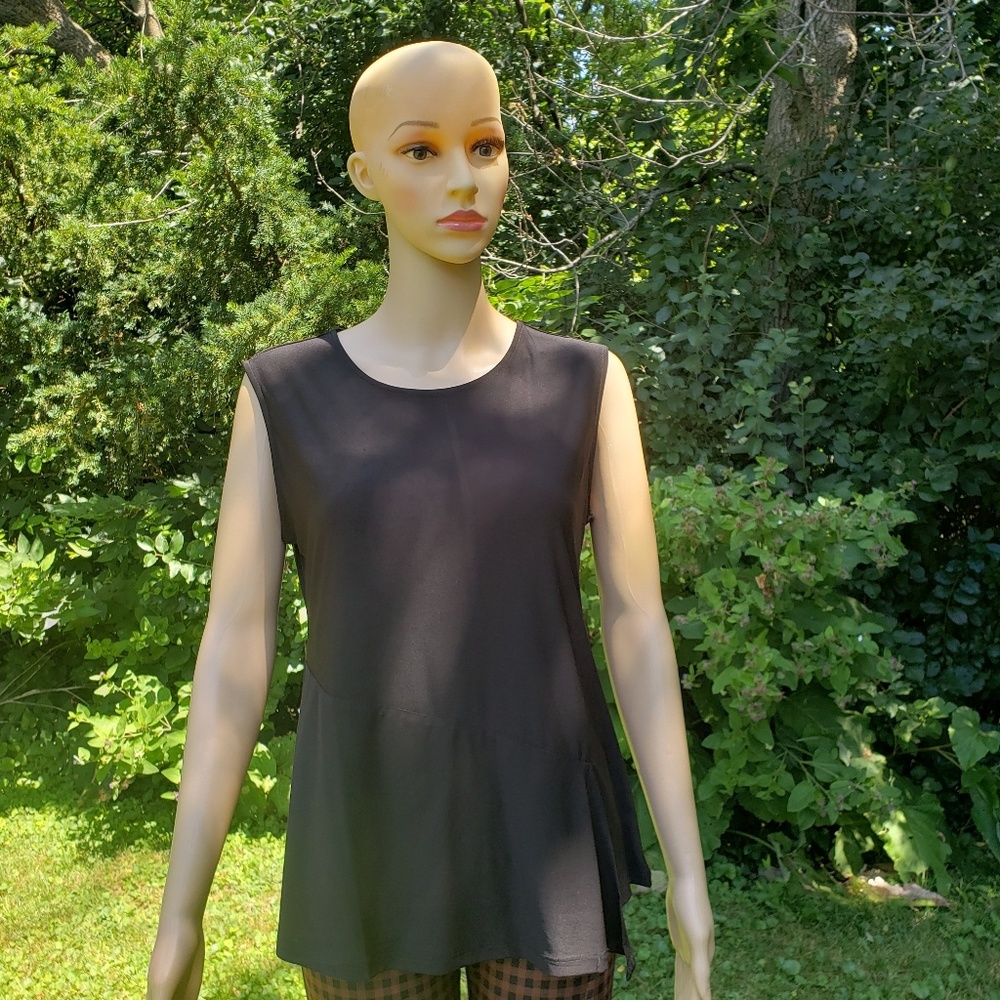 Carmen Marc 23 Valvo Women's Blouse Sz M Sleeveless NWT Black Round Neck Stretch
